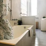 Joivy 1 Bedroom Next To Piazza Leonardo Da Vinci Apartmán